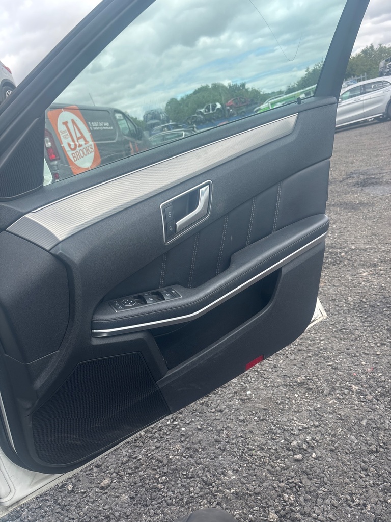 [EPE-116716] Solenoide de cierre centralizado puerta delantera derecha Mercedes-Benz E-Class 2015