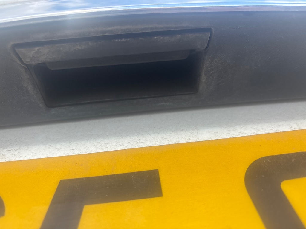 [EPE-116764] Tirador de apertura del portón trasero Mercedes-Benz E-Class 2015 blanco