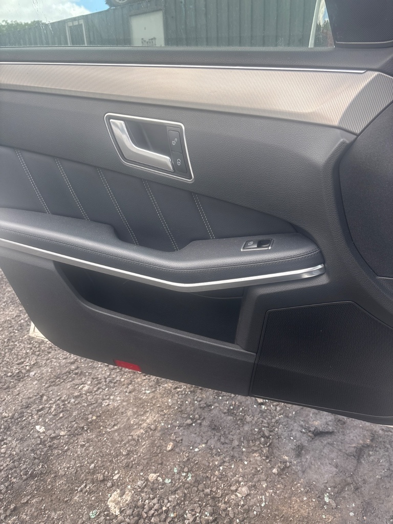 [EPE-116785] Actuador de cierre centralizado puerta delantera izquierda 2015 Mercedes-Benz E-Class