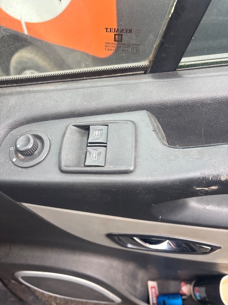 [EPE-116864] Interruptor elevalunas eléctrico delantero derecho Renault Trafic 2015