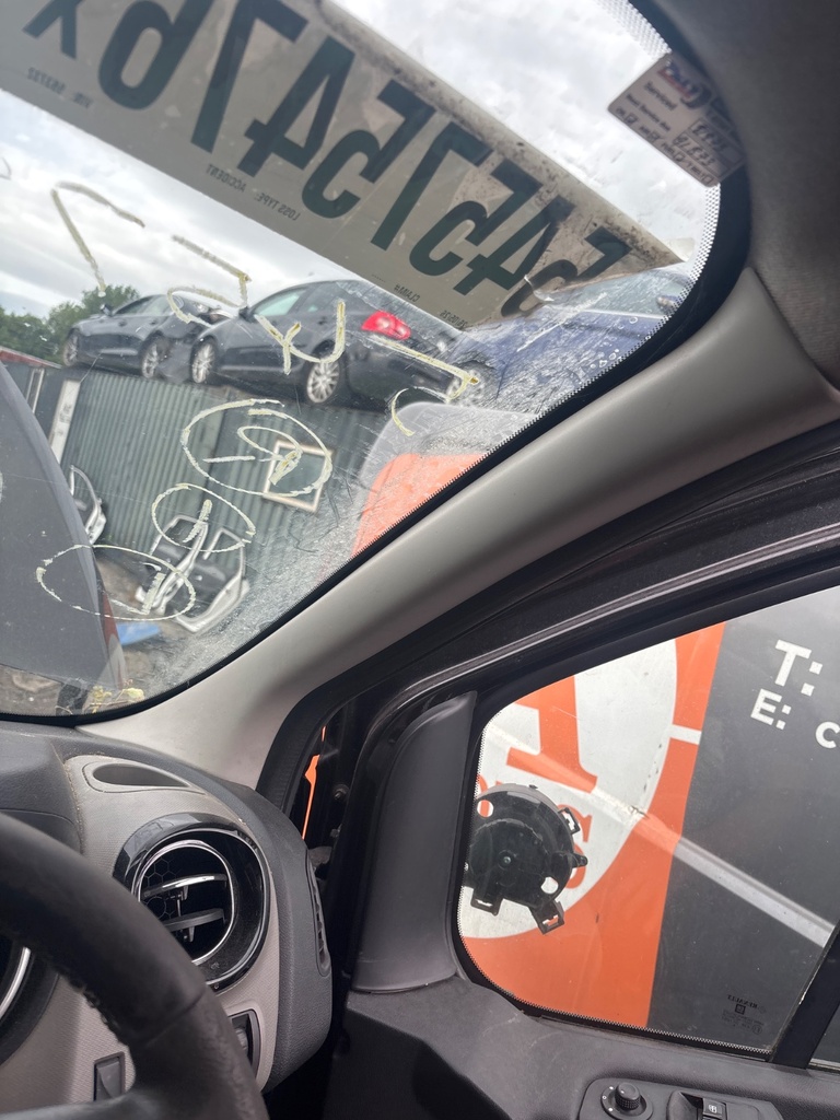 [EPE-116872] Pilar A Renault Trafic 1.6 dCi 120