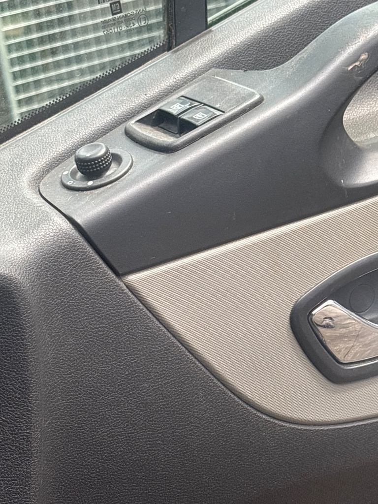 [EPE-117121] Interruptor elevalunas eléctrico delantero derecho Renault Trafic III FG (2016)