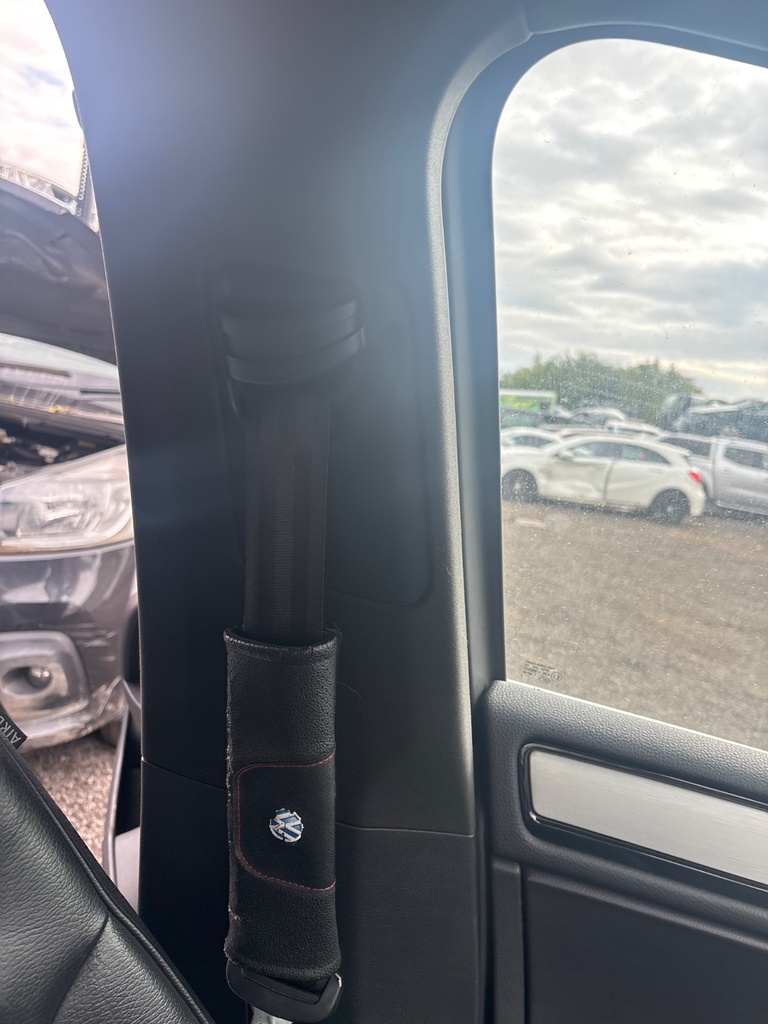 [EPE-117320] Embellecedor Pilar B para VW Touareg 7P5 3.0 TDI V6 (2011-2018)