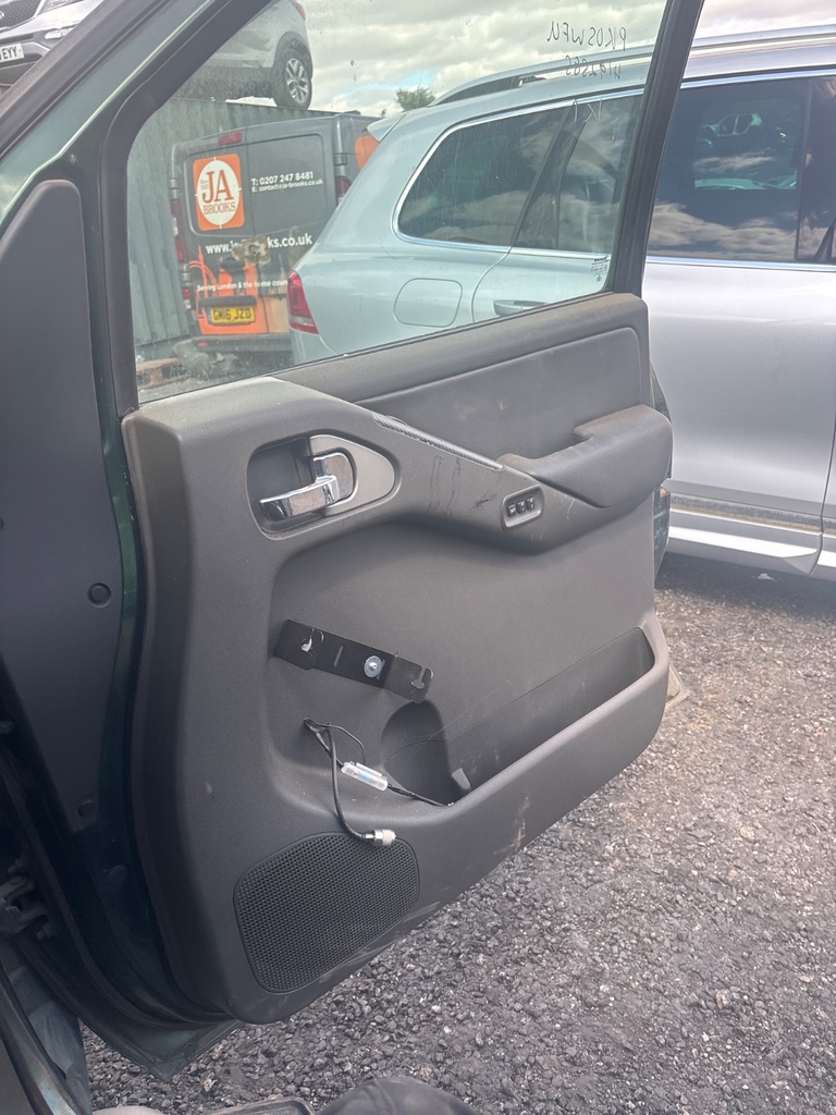 [EPE-117441] Panel interior de puerta delantera derecho para Nissan Pathfinder III R51 2006