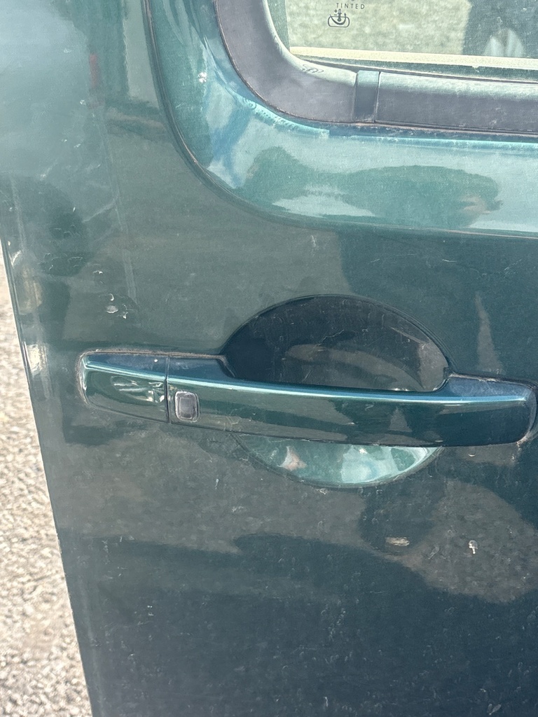 [EPE-117446] Tirador puerta delantera exterior derecho para Nissan Pathfinder III R51 2006