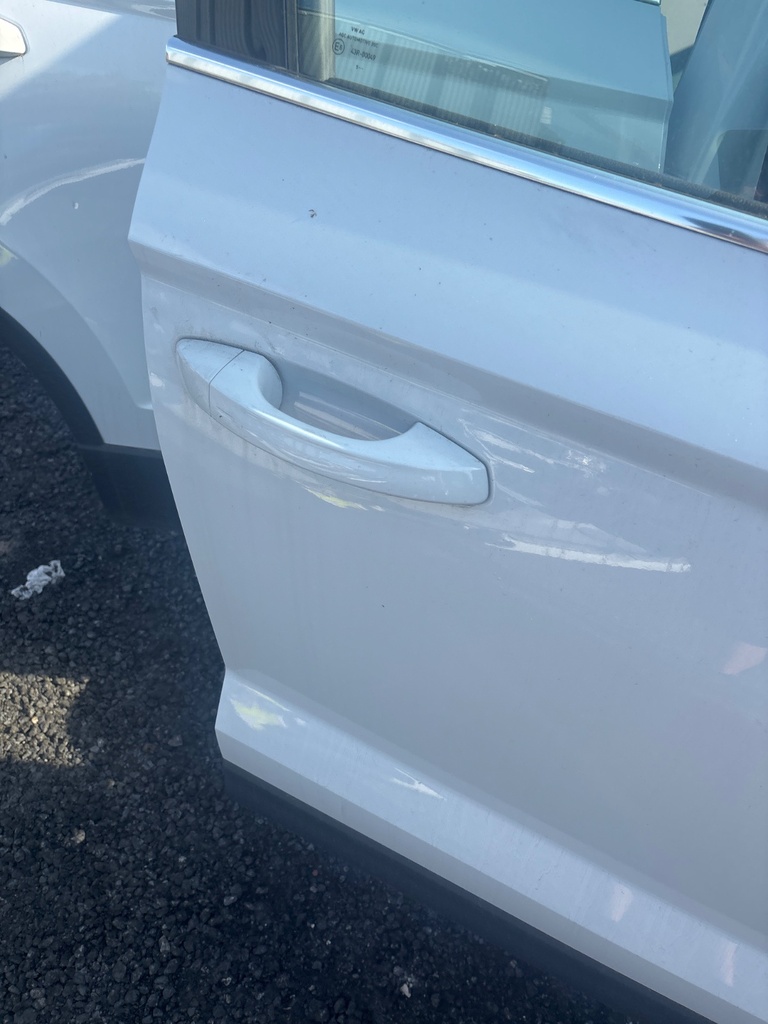 [EPE-117711] Tirador puerta delantero exterior derecho Skoda Karoq NU7 moon weiß