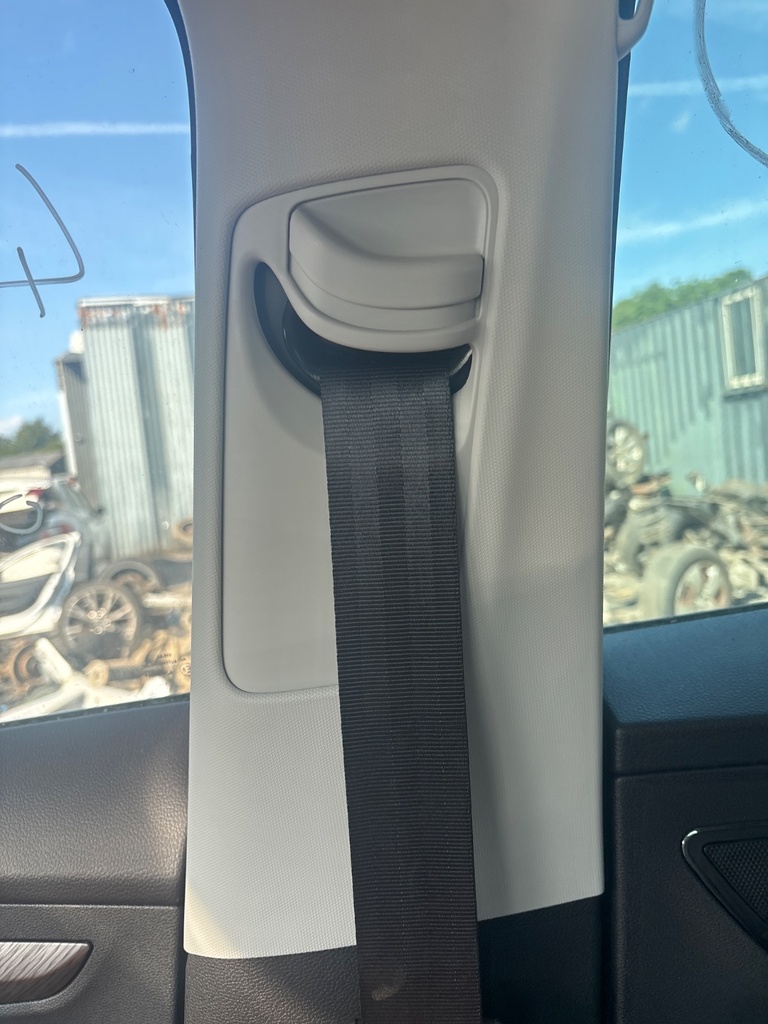 [EPE-117722] Embellecedor pilar B Skoda Karoq NU7 1.5 TSI