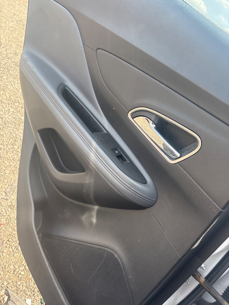 [EPE-117995] Elevalunas de puerta trasera izquierdo Opel Mokka J13 GAZ white 2015