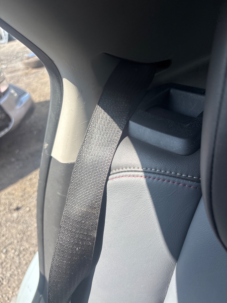[EPE-118035] Pretensor trasero cinturón seguridad derecho 2015 Opel Mokka J13
