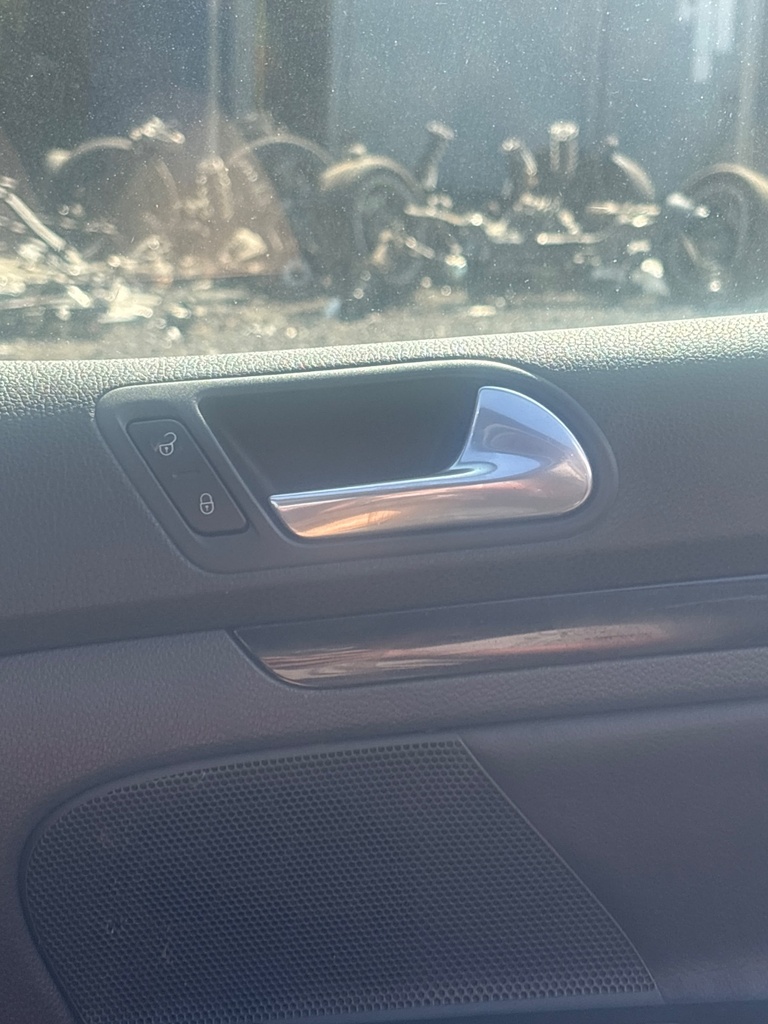 [EPE-118060] Tirador puerta delantera interior derecho 2007 VW Golf Z4 / C9Z black