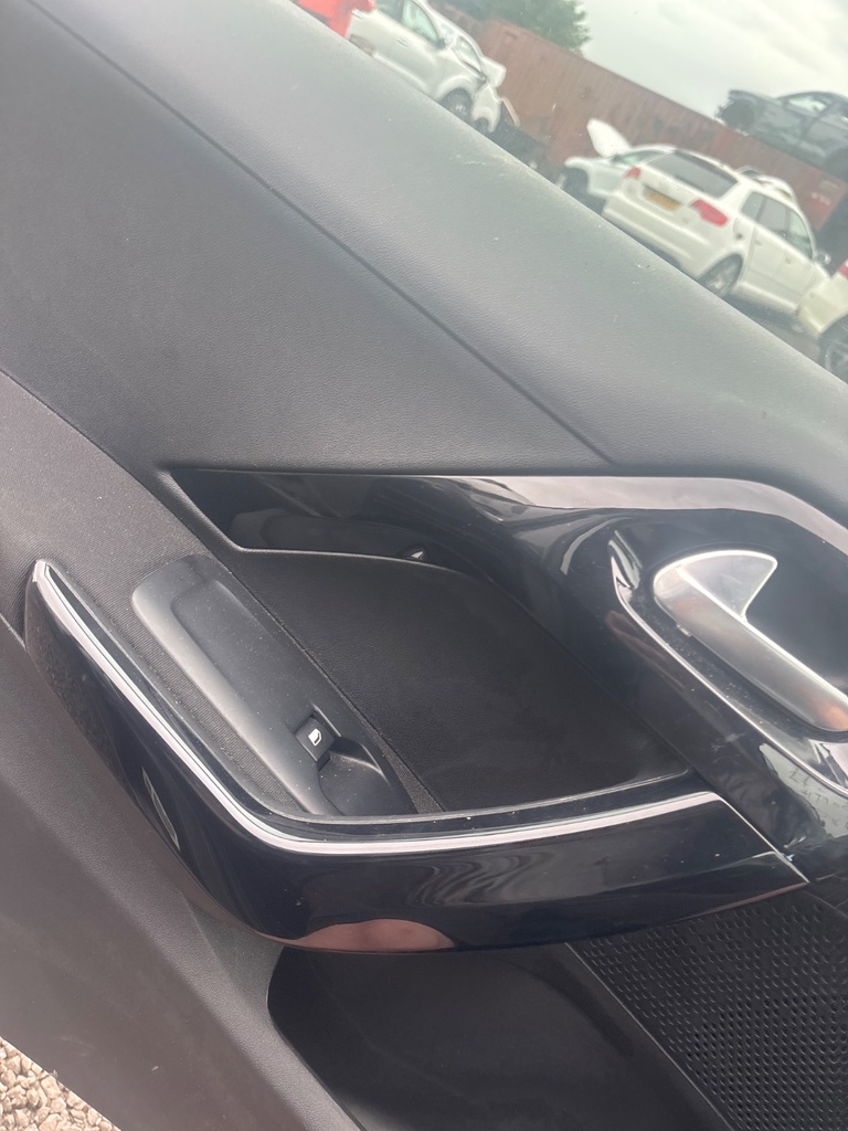 [EPE-118225] Interruptor de elevalunas eléctrico delantero izquierdo para Peugeot 208 2019 EB2FA