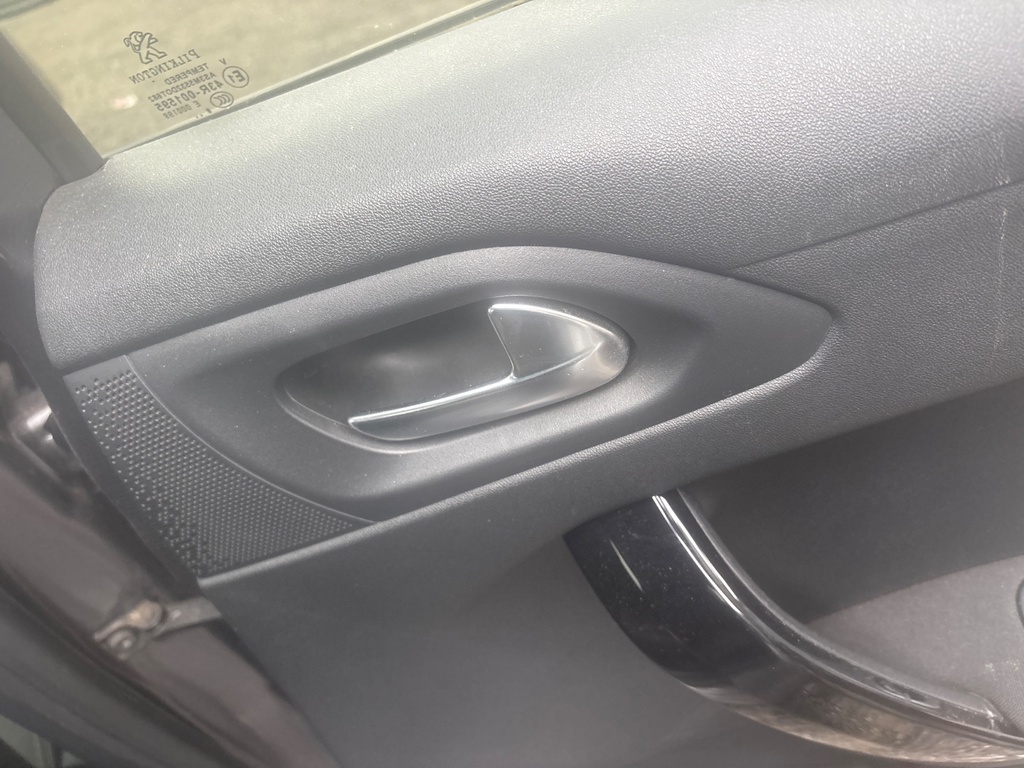 [EPE-118241] Tirador interior puerta trasera derecho Peugeot 208 2019 EVL platinum grey paint