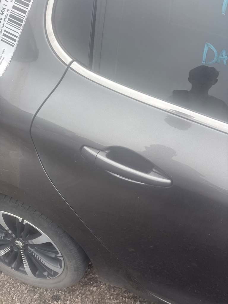 [EPE-118242] Tirador exterior puerta trasera derecha Peugeot 208 2019 (platinum grey paint)