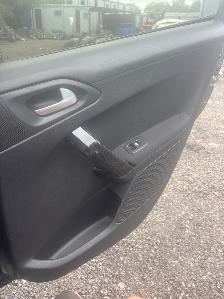 [EPE-118246] Altavoz de puerta trasero derecho 2019 Peugeot 208 EVL platinum grey paint