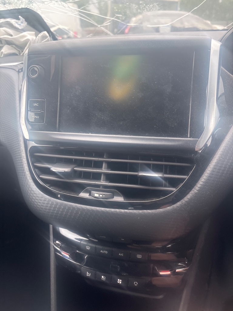 [EPE-118269] Salida de aire calefacción salpicadero Peugeot 208 1.2 VTI/PureTech 82