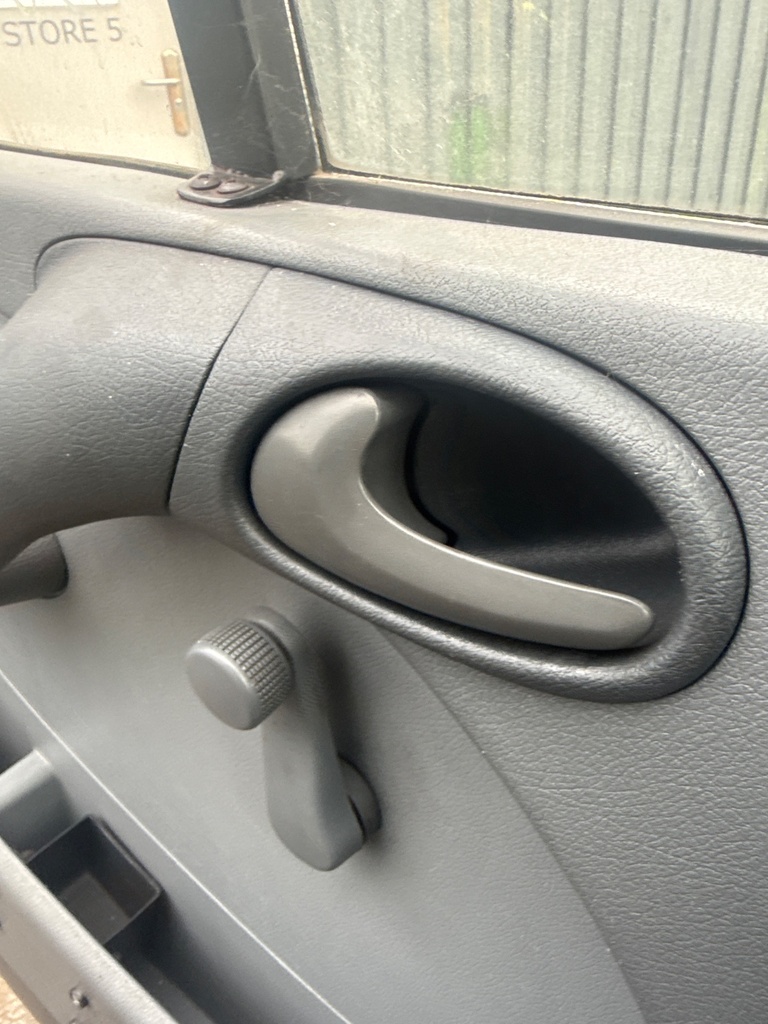 [EPE-118986] Tirador interior puerta delantera izquierda para Mercedes-Benz Sprinter 4-T 2004