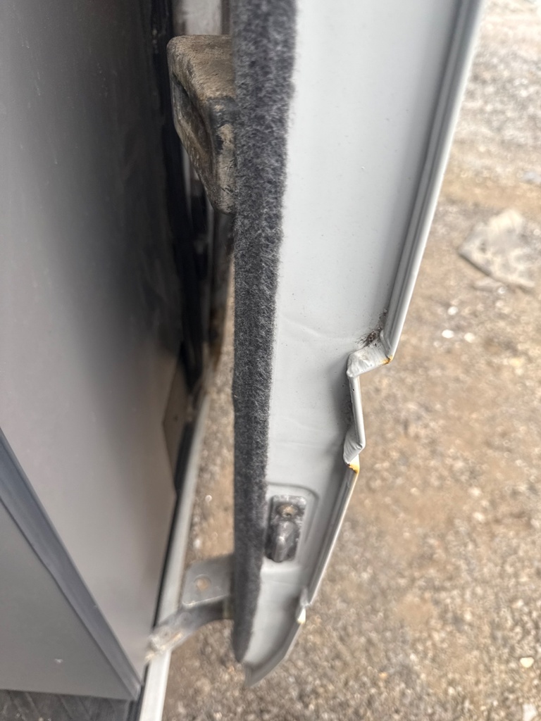[EPE-119014] Cerradura de puerta corredera lado izquierdo 2004 Mercedes-Benz Sprinter 4-T