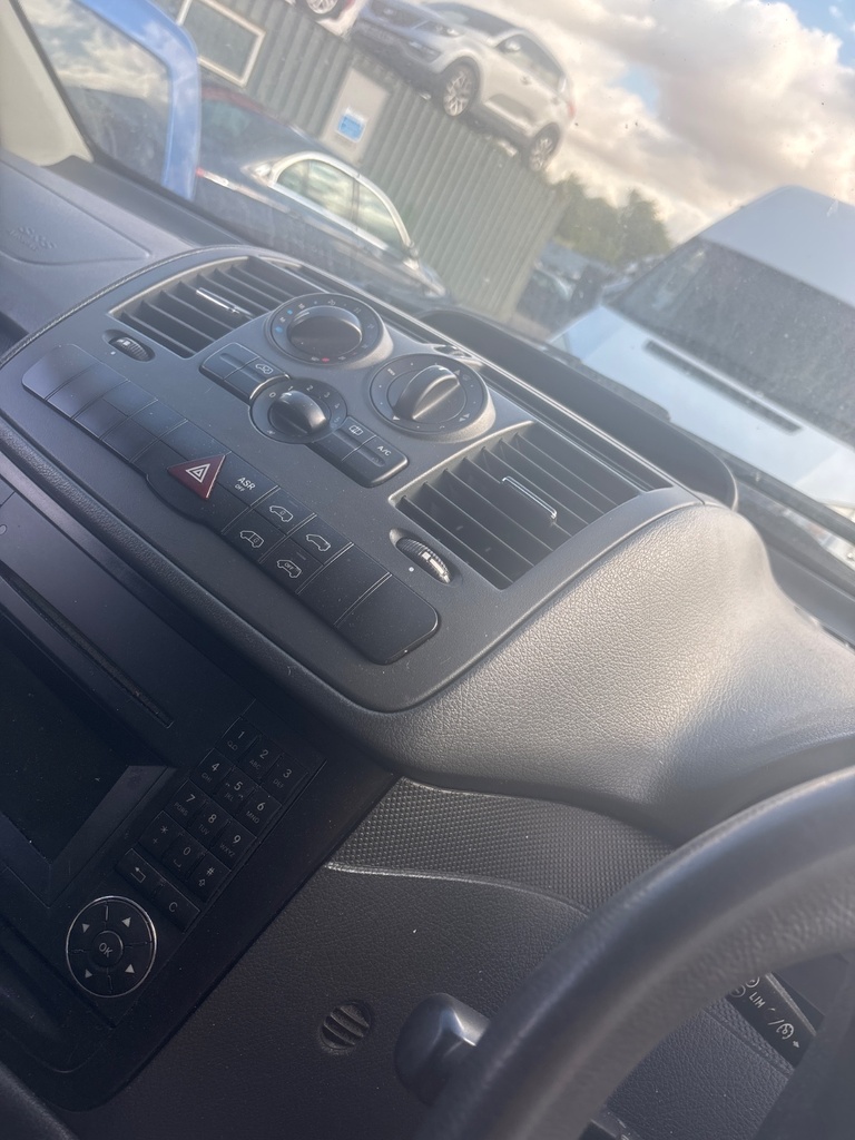 [EPE-119057] Salida de aire calefacción salpicadero para Mercedes-Benz Vito 113 CDI 2.2