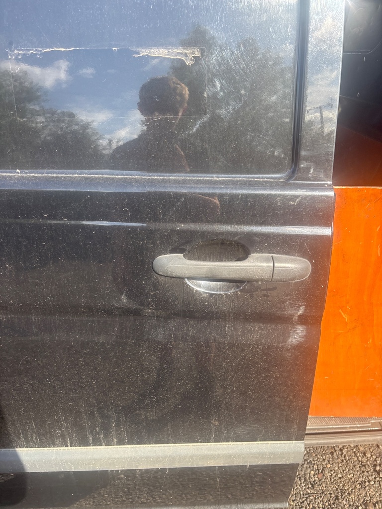 [EPE-119105] Tirador de puerta exterior derecho para Mercedes-Benz Vito 113 CDI 2.2 2011