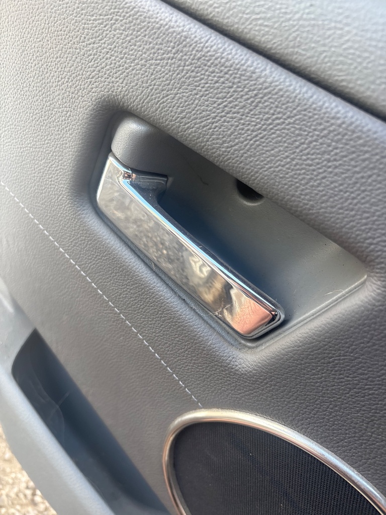 [EPE-119441] Tirador de puerta trasero interior izquierdo Jeep Grand Cherokee 2007 silver