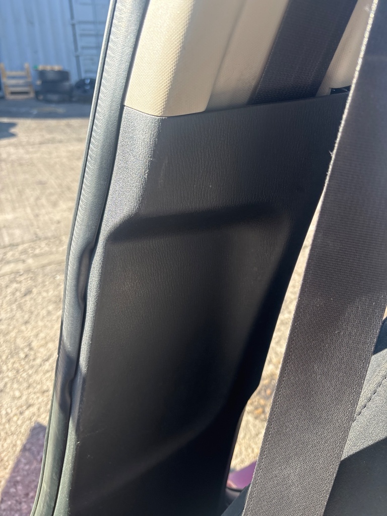 [EPE-119665] Embellecedor Pilar B Inferior Derecho para Mazda 6 2.2 D 2015