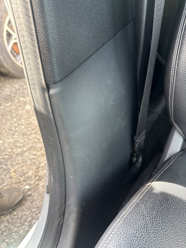 [EPE-120229] Embellecedor pilar B inferior derecho Mercedes-Benz A-Class A 180 CDI/d 2016