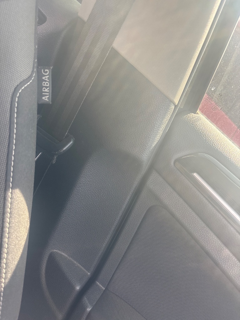 [EPE-120648] Embellecedor Pilar B Inferior Izquierdo VW Golf 1.5 TSI 2019