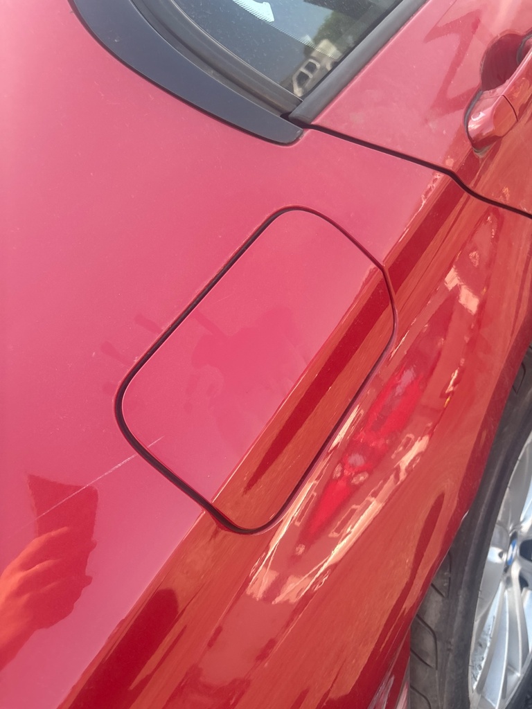 [EPE-121411] Tapa de combustible BMW Serie 3 F30/F80 2012 Melbourne Rot