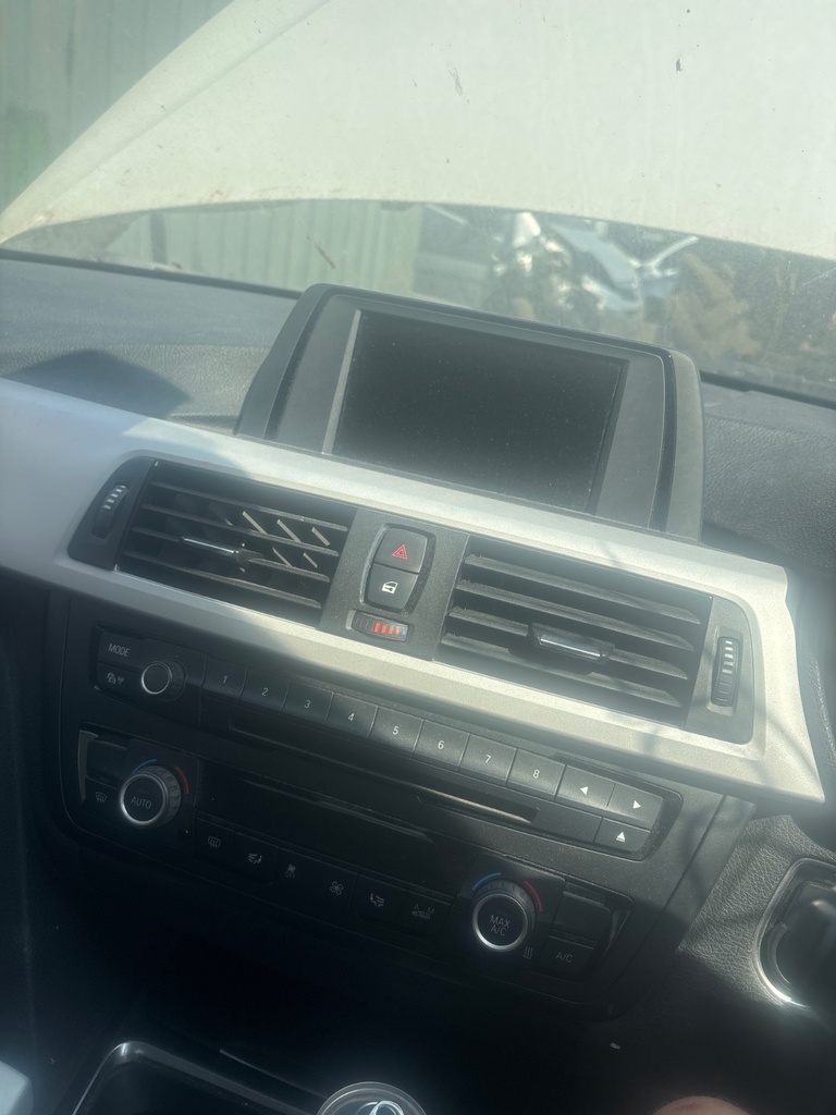 [EPE-121488] Salida de aire calefacción salpicadero 2013 BMW 3 Series 318d