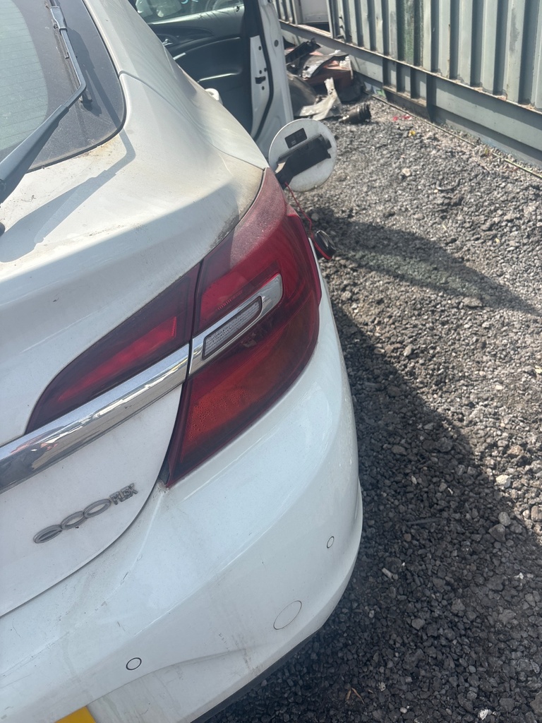 [EPE-121793] Piloto trasero derecho negro 2017 Opel Insignia 1.4