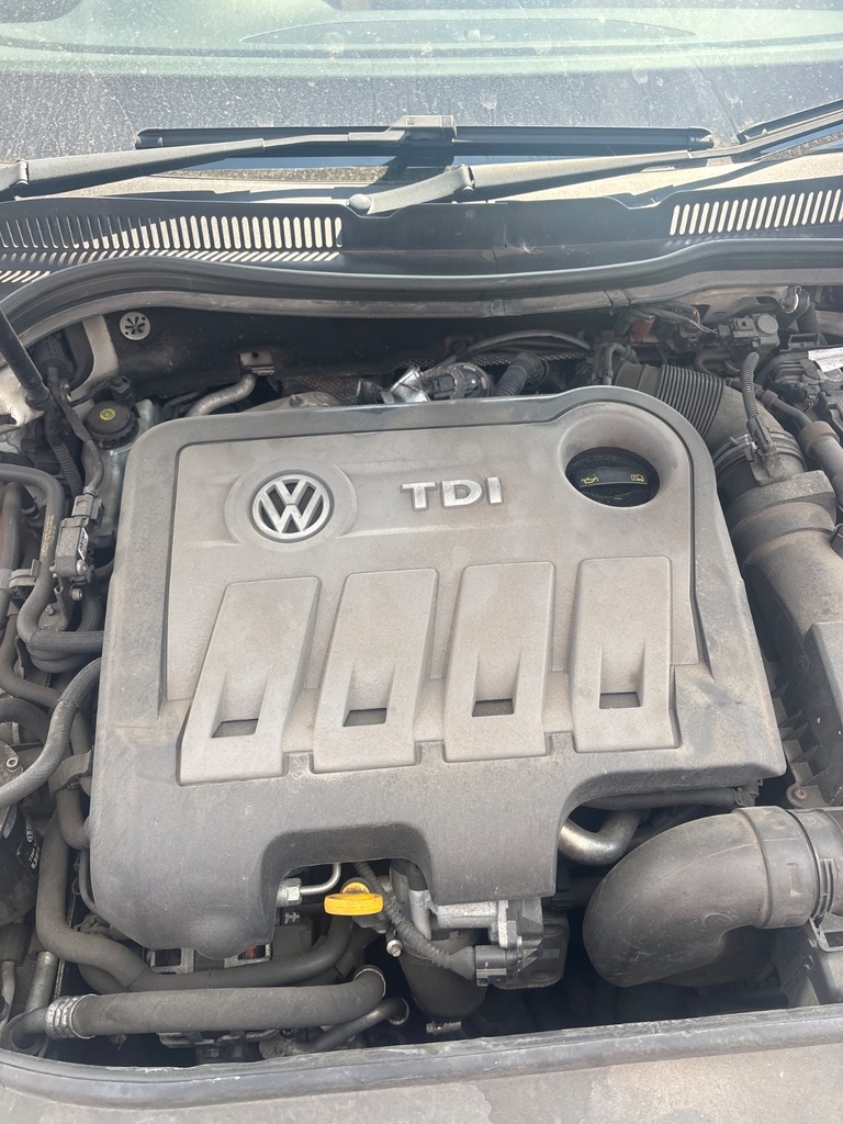 [EPE-121832] Tapa de balancines VW Passat CC 2.0 TDI 2014 CFGC CFG