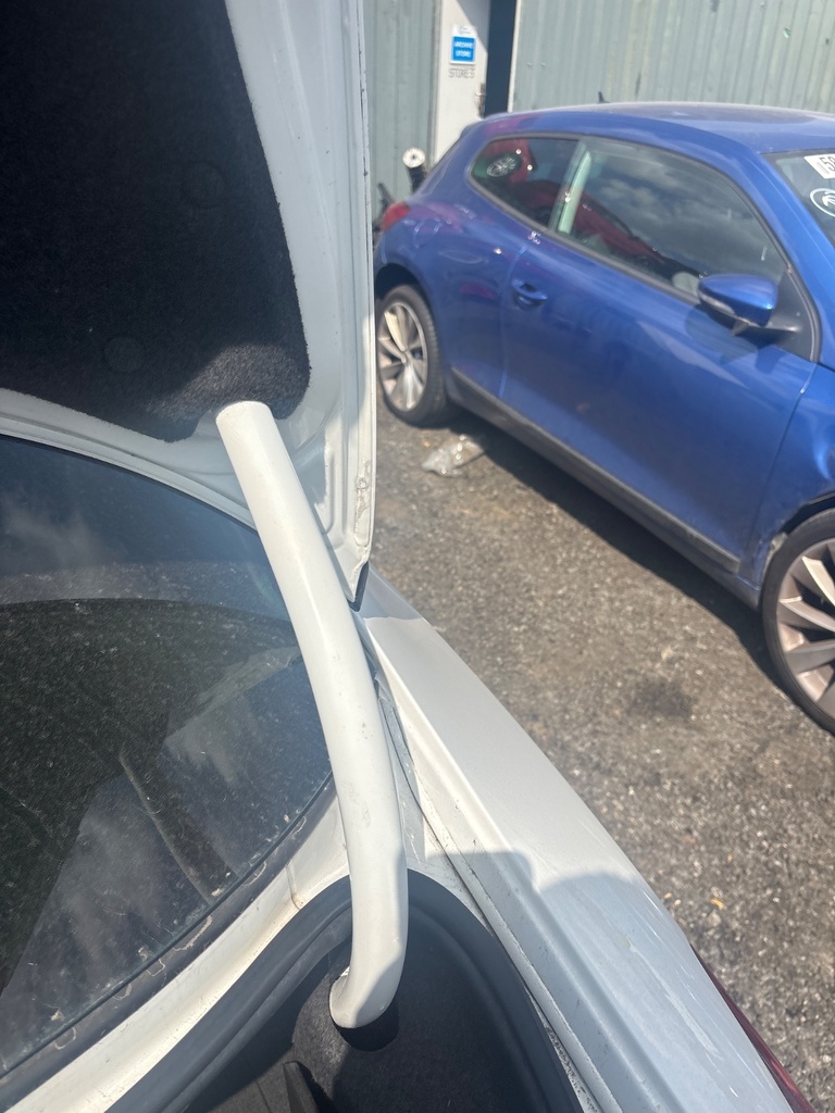 [EPE-121872] Amortiguador portón trasero derecho 2014 VW Passat CC CFGC CFG