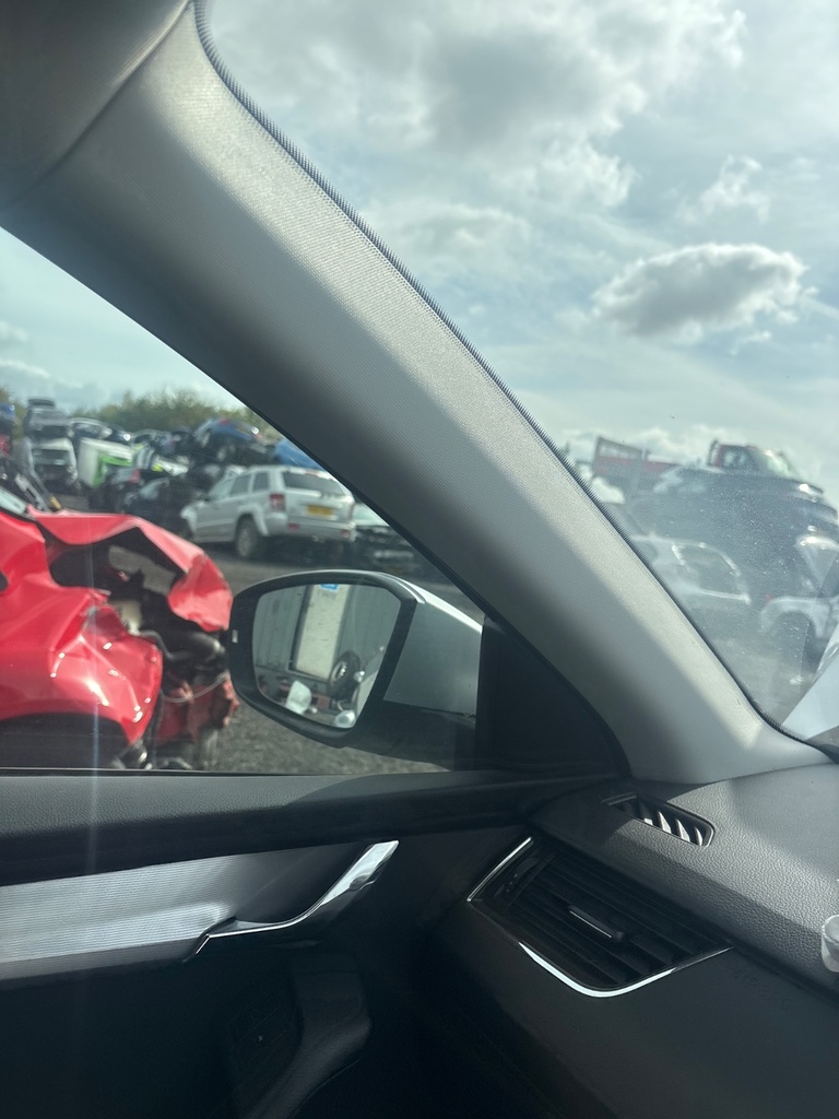 [EPE-122085] Pilares A Skoda Octavia 1.6 TDI 4x4 2014