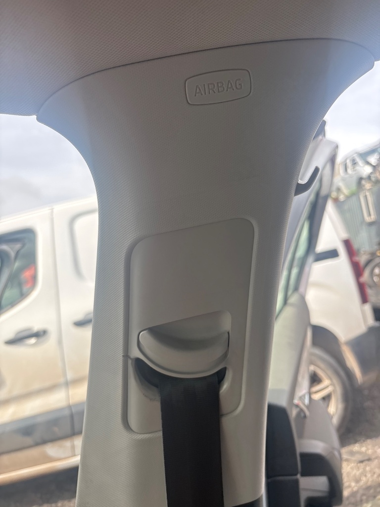 [EPE-122088] Embellecedor Pilar B Skoda Octavia 1.6 TDI 4x4 2014