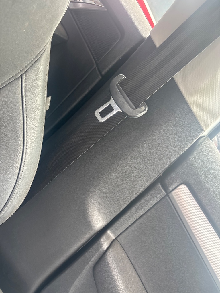 [EPE-122105] Embellecedor pilar B inferior izquierdo Skoda Octavia 1.6 TDI 2014