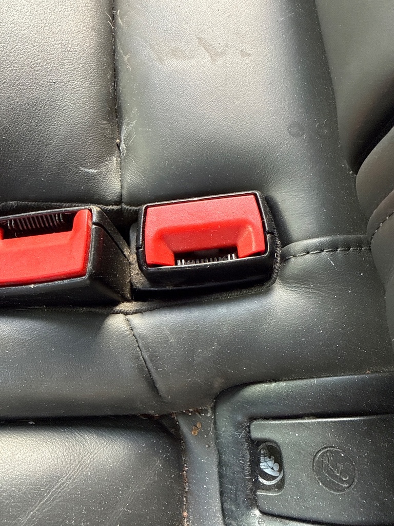[EPE-107818] Cinturón de seguridad trasero Stalk Fila Central LH Audi A6 C7 2.0 TDI 2014
