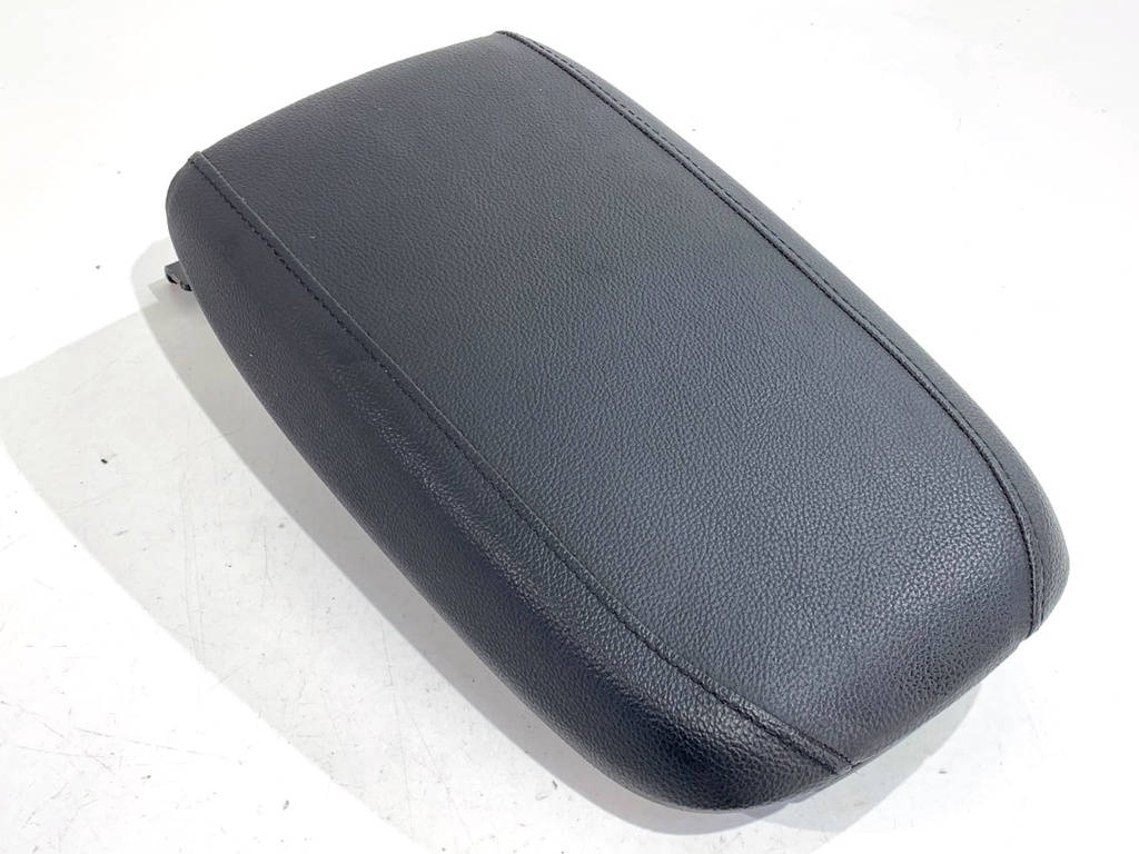 [STARK-830299] Reposabrazos KIA XCEED (CD) 2019-2022