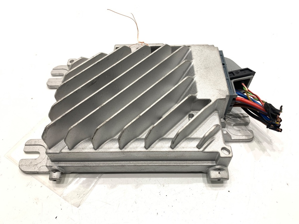 [STARK-827678] Amplificador BMW Serie 5 (G30, F90) 2016-2022