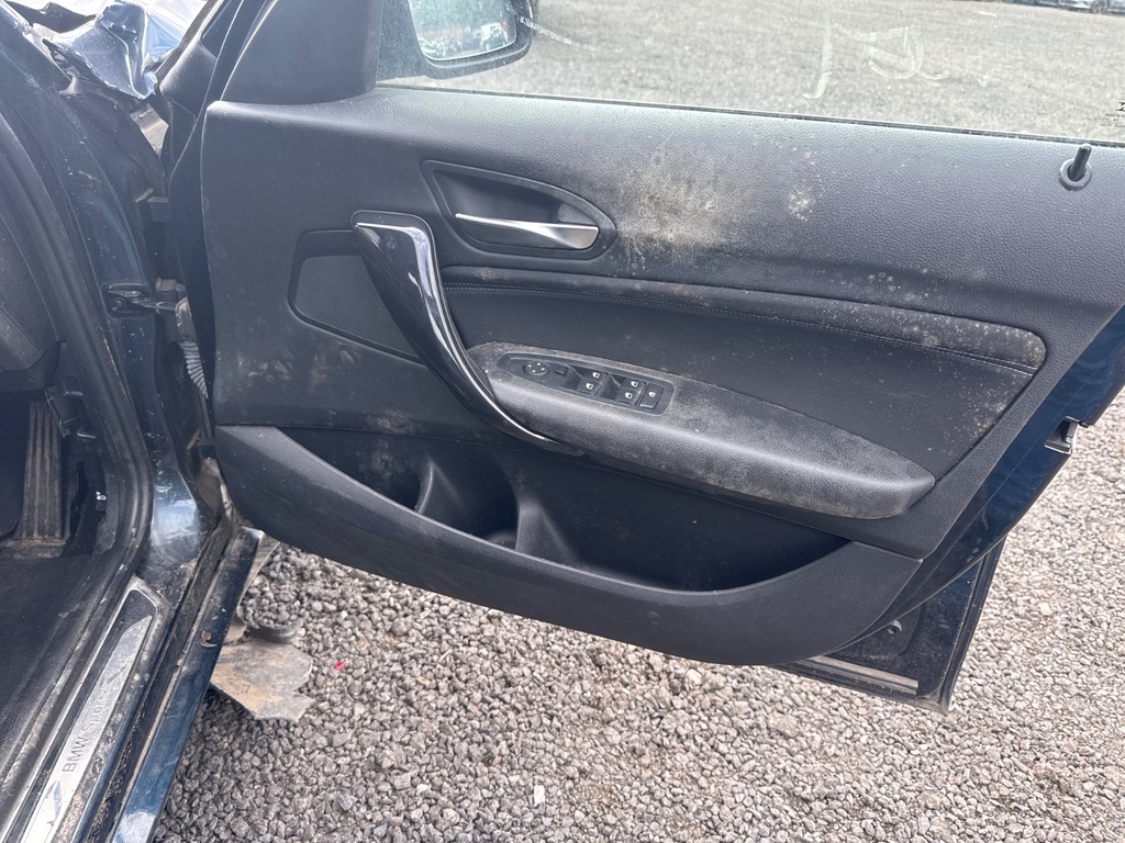 [EPE-103573] Panel de revestimiento interior puerta delantera derecho para BMW Serie 1 Sports 2014