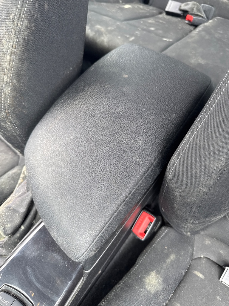 [EPE-103591] Reposabrazos de consola central BMW Serie 1 Sports Hatch 2.0 2014
