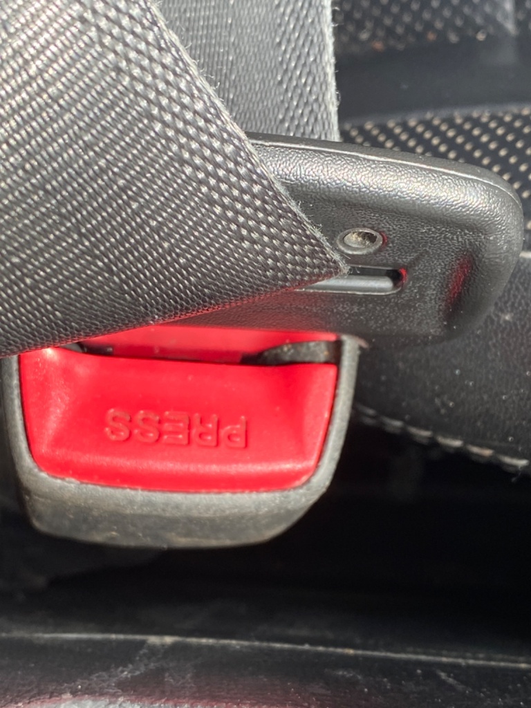 [EPE-103845] Cinturón de seguridad delantero izquierdo SsangYong Tivoli 1.6 2018