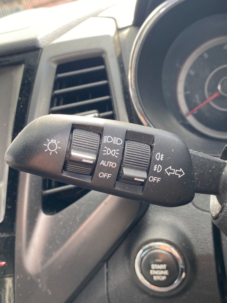 [EPE-103852] Interruptor de columna dirección izquierdo 2018 SsangYong Tivoli 1.6