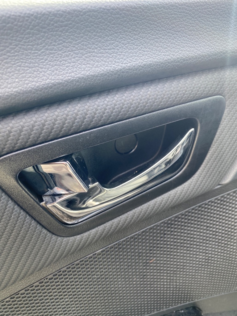 [EPE-103886] Tirador interior puerta delantera izquierda 2018 SsangYong Tivoli