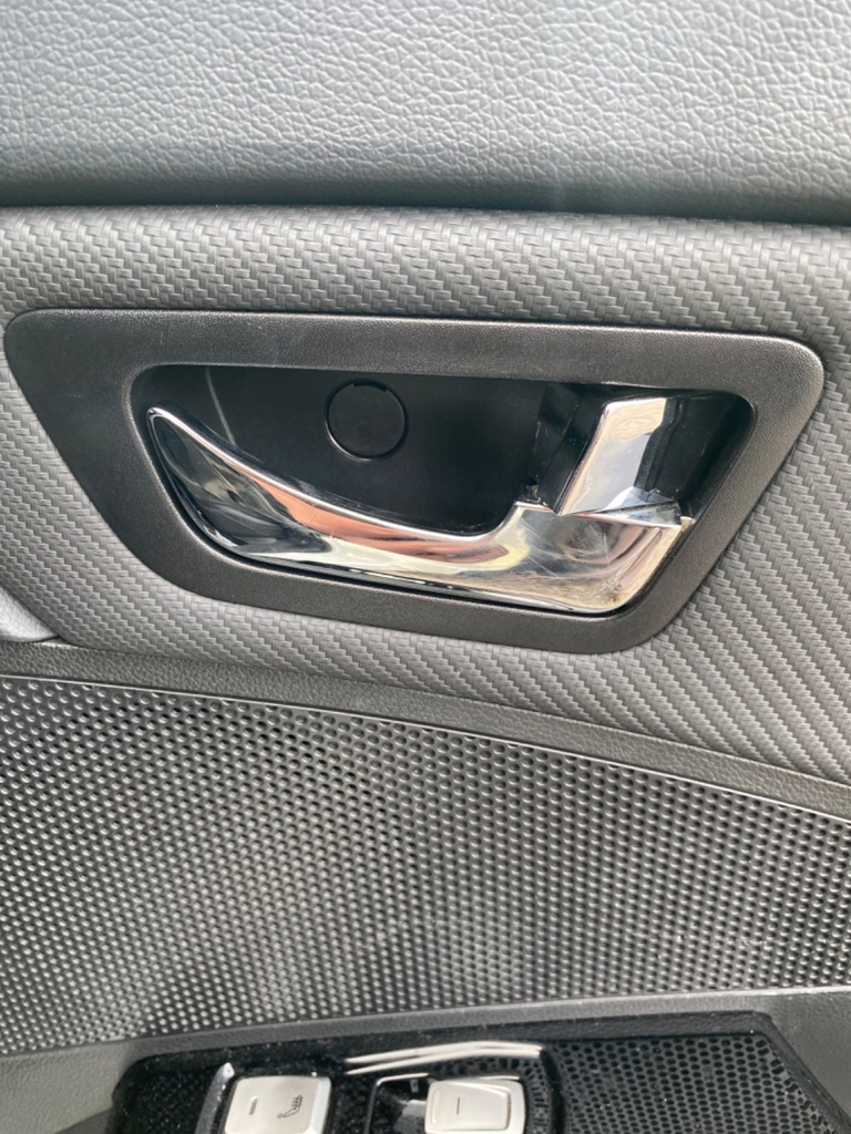 [EPE-103925] Tirador interior puerta trasera derecho para SsangYong Tivoli 2018
