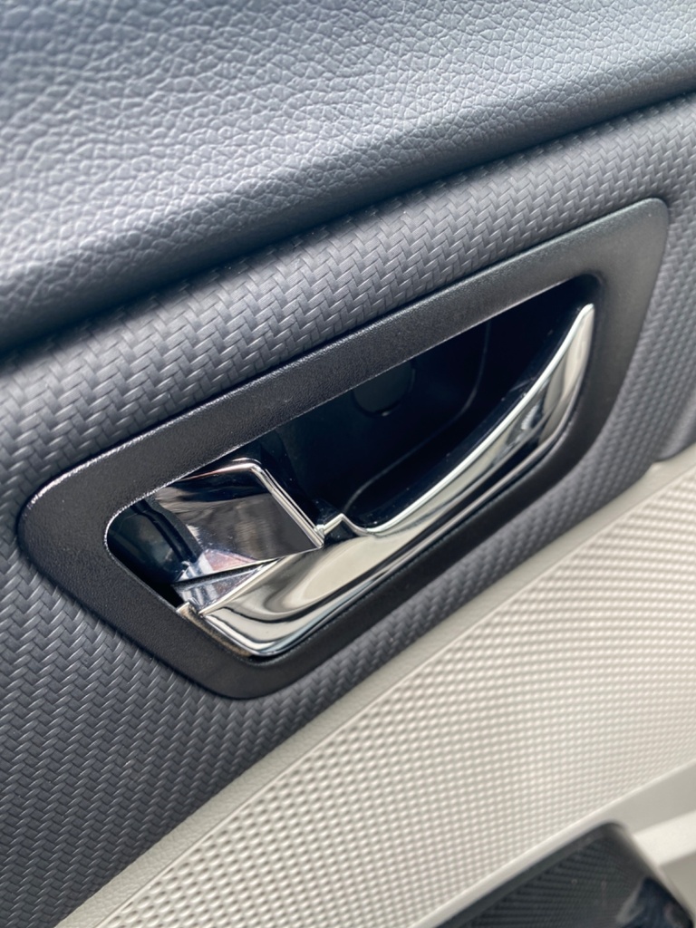 [EPE-104025] Tirador interior puerta delantera izquierda SsangYong Tivoli Ultimate Blue 2021