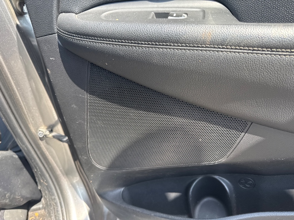 [EPE-105223] Altavoz de puerta trasero derecho Kia Carens IV 2017 TITANIUM SILVER