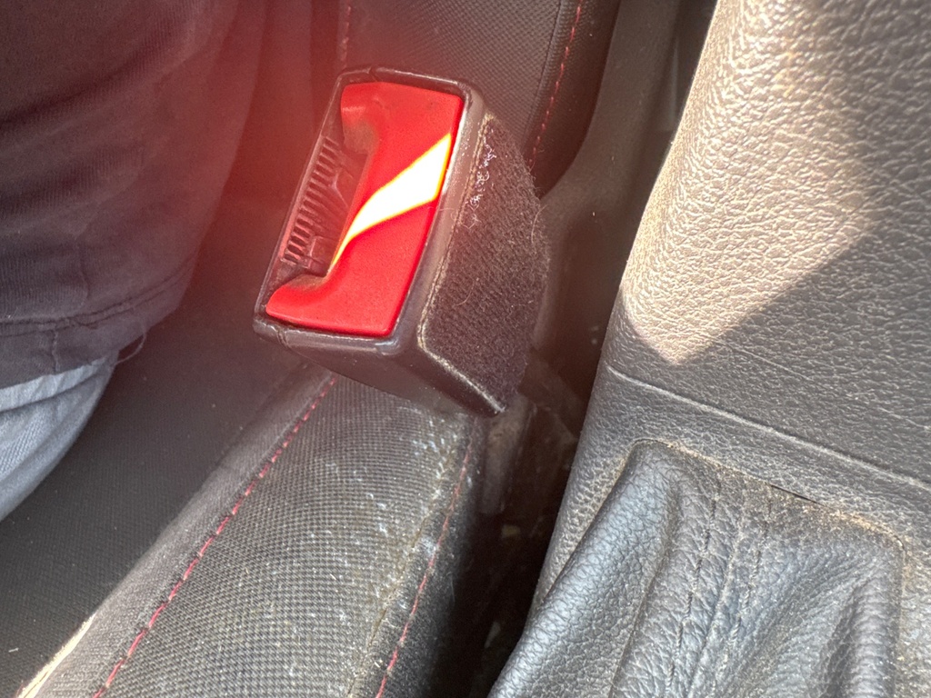[EPE-105280] Interruptor cinturón seguridad delantero derecho Ford Focus 1.0 EcoBoost 2017