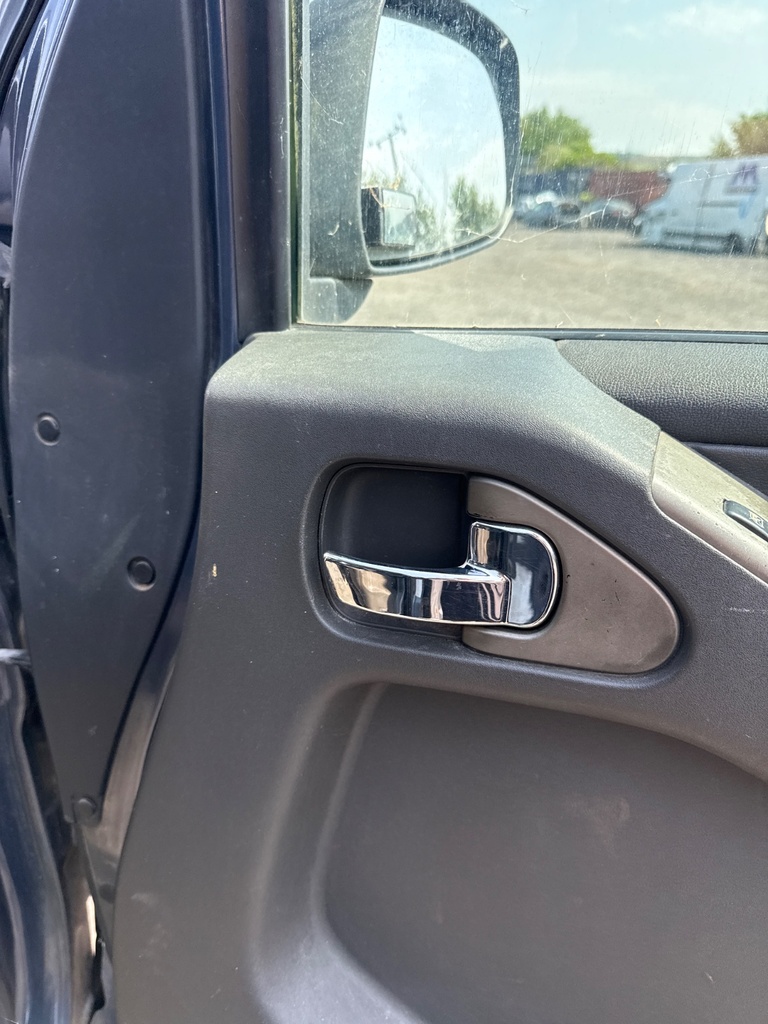[EPE-105504] Tirador puerta delantera interior derecho para Nissan Pathfinder III, YD25DDTi