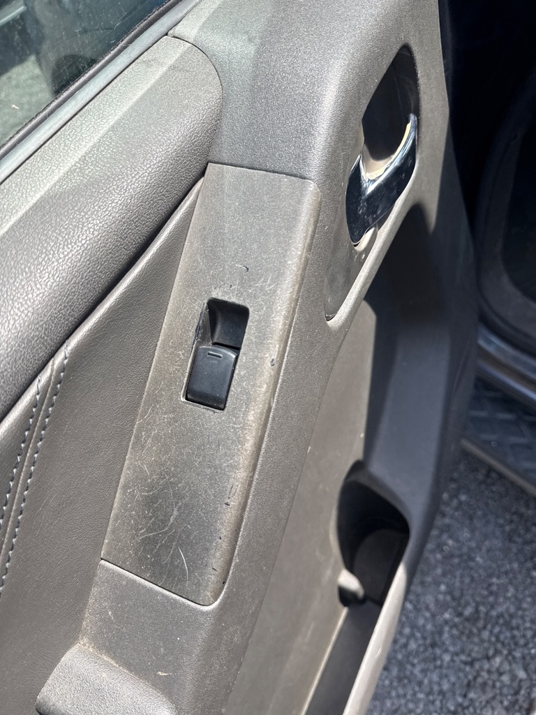 [EPE-105571] Interruptor de elevalunas eléctrico delantero izquierdo para Nissan Pathfinder III 2007