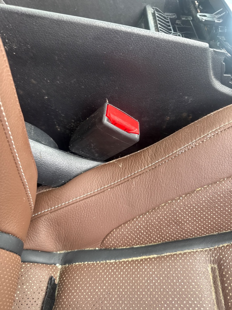 [EPE-105769] Interruptor de cinturón seguridad delantero derecho 2020 Mercedes-Benz CLA AMG